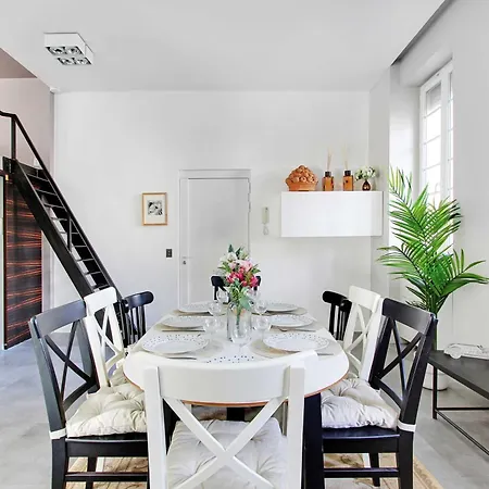 Magnificent - 2br- 7p - Jardin Herold Apartment *